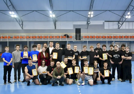 А НУ-КА, ПАРНИ!